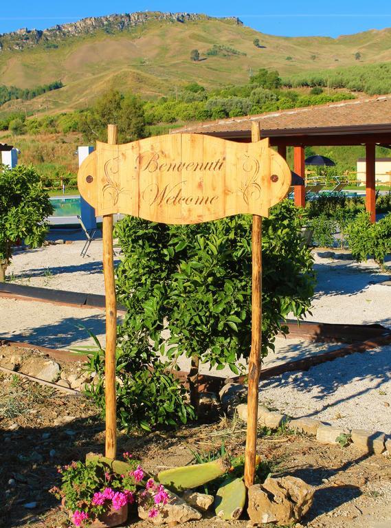 Tenuta Lanza Il Mulino Acquaviva Platani 外观 照片