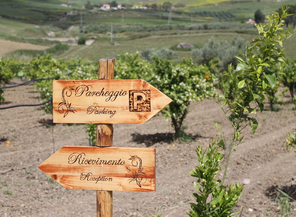 Tenuta Lanza Il Mulino Acquaviva Platani 外观 照片