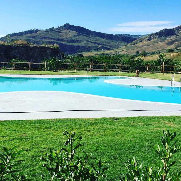 Tenuta Lanza Il Mulino Acquaviva Platani 外观 照片